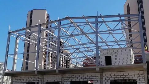 Металлоконструкции кровли для школы в Мурино