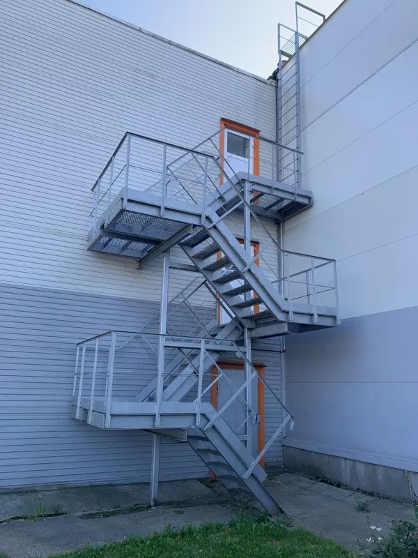 Пример эвакуационной лестницы